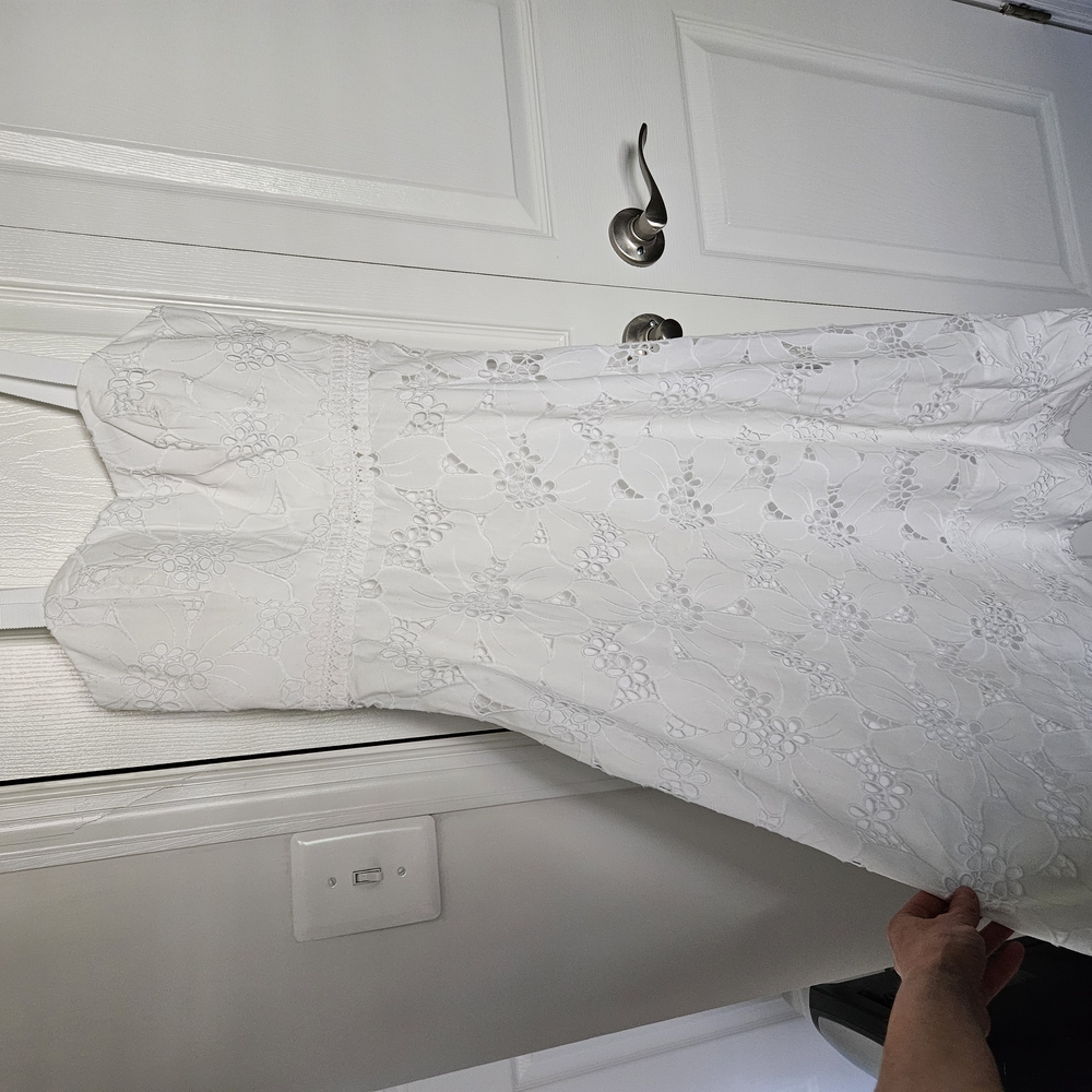 Elegant White Lace Dress